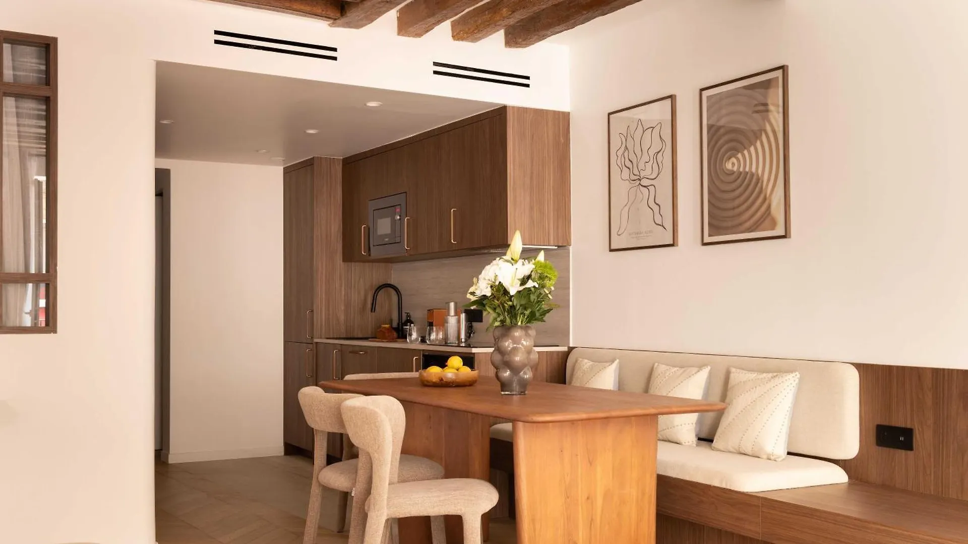 Chic A C Central Apt - 2Bdr 6P - Faubourg S Denis Parijs