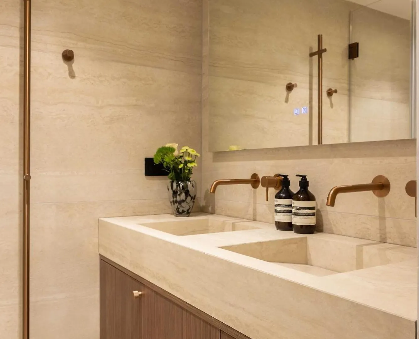 Chic A C Central Apt - 2Bdr 6P - Faubourg S Denis Parijs